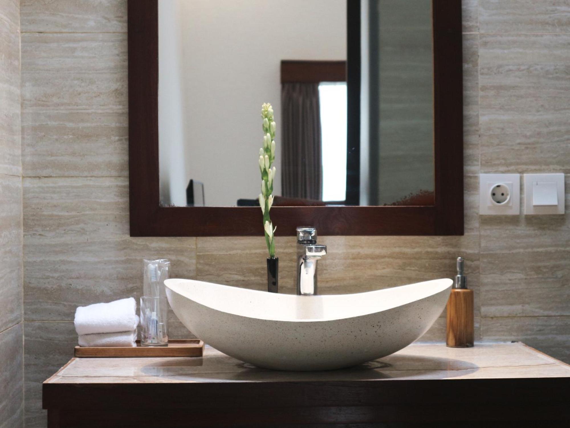 Villa Sinergi 2Br Tranquil Villa In Seminyak エクステリア 写真