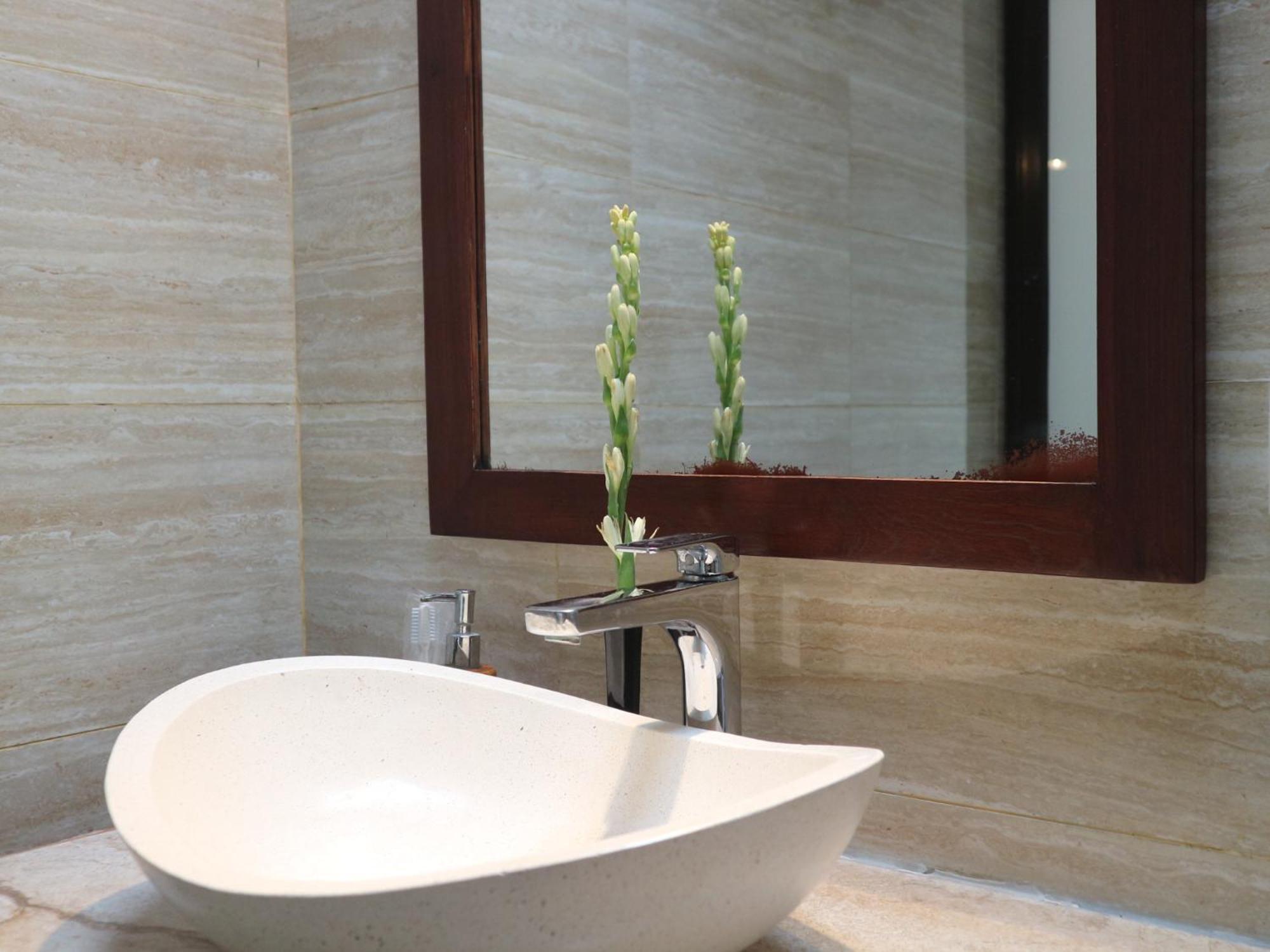 Villa Sinergi 2Br Tranquil Villa In Seminyak エクステリア 写真